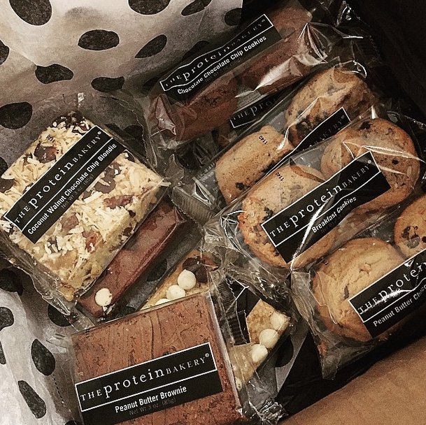 proteinbakery's tweet photo. free free free free FREE if your order is $75 or more! (within continental US)
Plus, did you know some snacks are on sale? ๐ https://t.co/MUCXQDrFSL
#freshbaked #healthyeats #proteinpower #savings #snacksatisfaction https://t.co/sX94uLJE3W