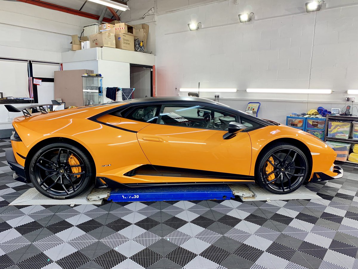 ARDetailing1's tweet photo. Lamborghini Huracan Lp610-4 following Xpel ultimate plus paint protection film install. 

Bookings and enquires - 

📧 - info@ardetailing.com
📞07595362949
💻 https://t.co/MKc7LlO8FR https://t.co/rwmfDFz8xT
