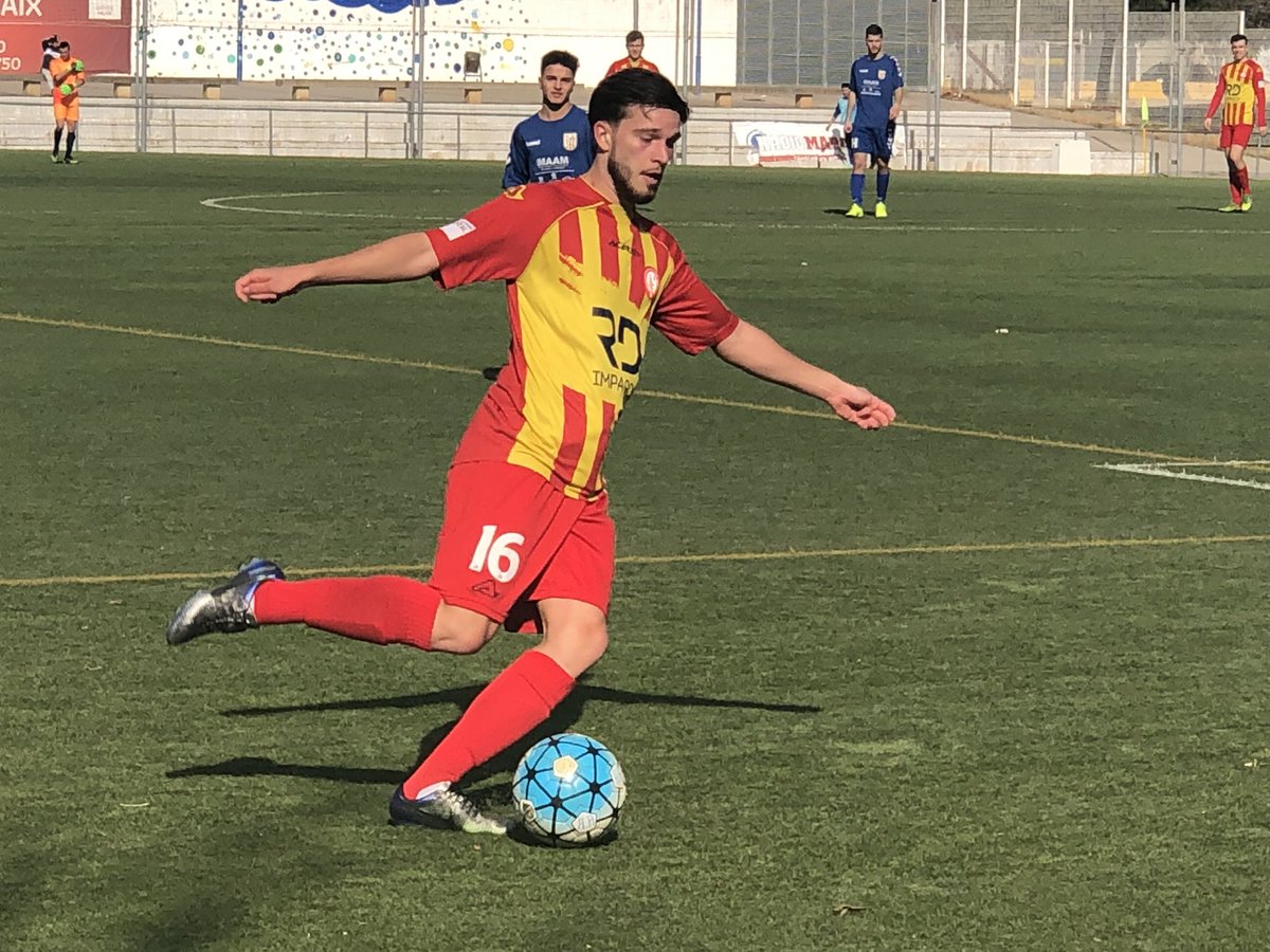#equipazo también el que 👀 el domingo pasado en Hospitalet, un señor equipo y además muy joven que saben lo que quieren, básicamente porque saben lo que hacen. Mucha 🍀 a <a href="/AtleticVila/">Atlètic Vilafranca</a> en #2cat3 , ya con 25 #puntazos , decimos en la tabla 💪 #2cat3