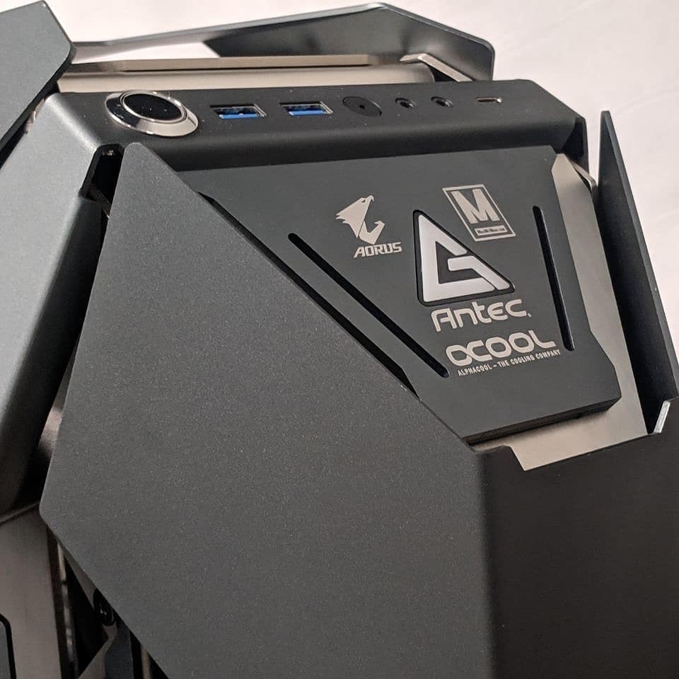 ModMyMods's tweet photo. Baby come back!
Look what made it back safe and sound from #CES2019 - the @antec #TorqueBuild
#customcooling #waterblock #pcmr #pcmasterrace #pcmodding #mod #modding #modder #game #gamer #CES2019 #CES19 #ComputerCase https://t.co/nfekEGMFDS