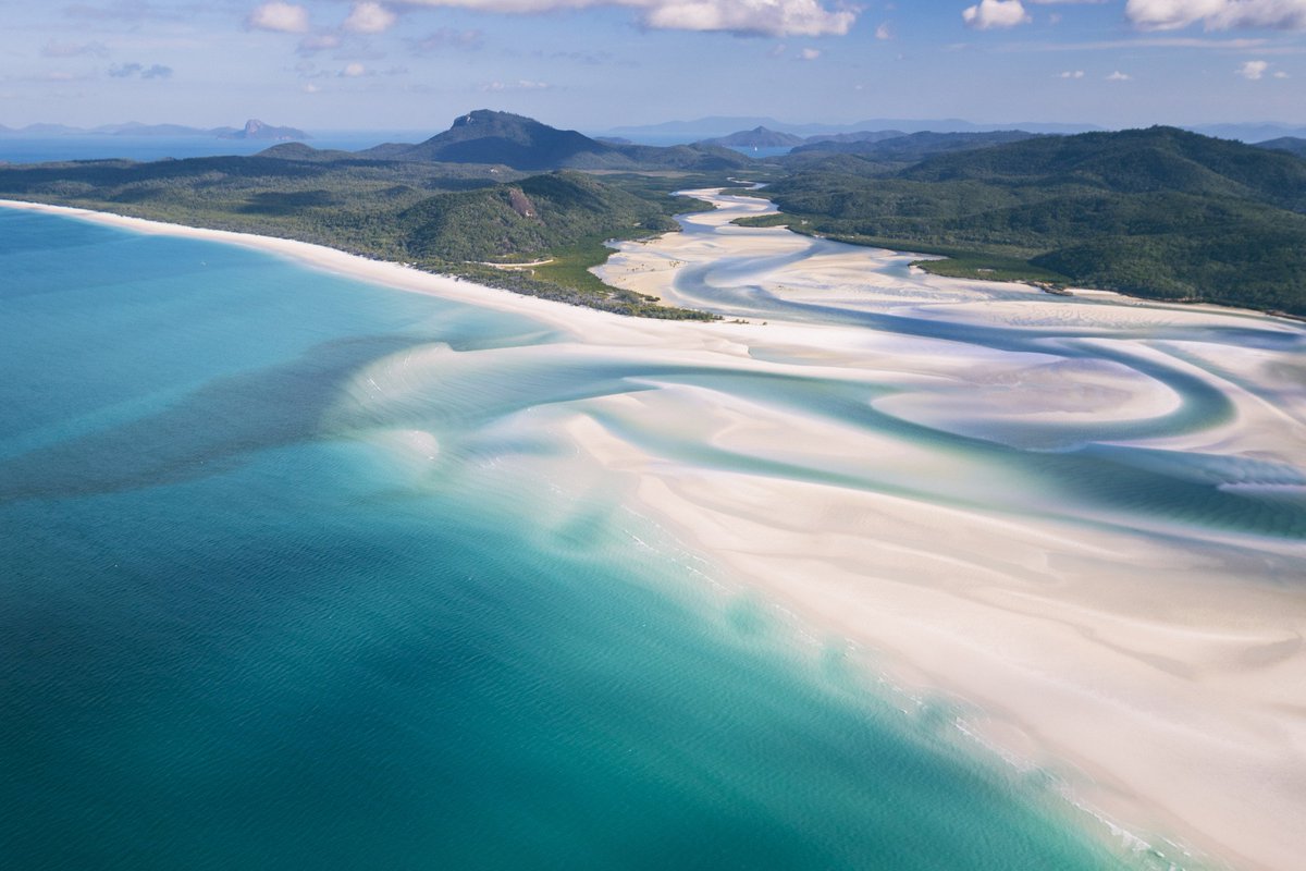 Stuart_Rigg's tweet photo. @wendyperrin With a collection of great new accommodation options Australia's Whitsundays on the Great Barrier Reef get my vote as the place to head for in 2019! #WOWWeek #TravelTips #SouthernCrossings #Hayman #ElysianRetreat #DaydreamIsland https://t.co/m2lXJgknU8