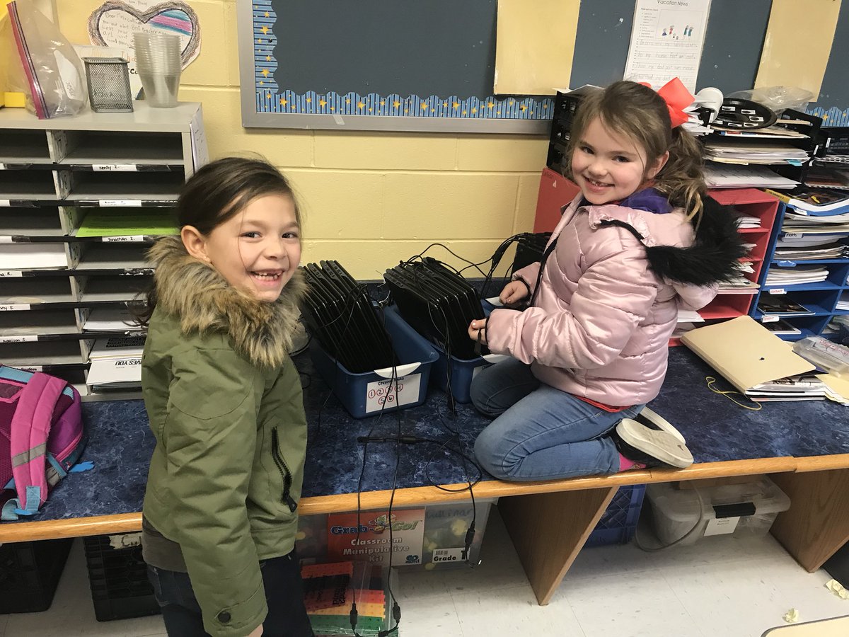 These two@show responsibility every day! They choose to organize our chargers each afternoon!!! <a href="/NSE_Dalers/">NSE_Dalers</a> #keystosuccess