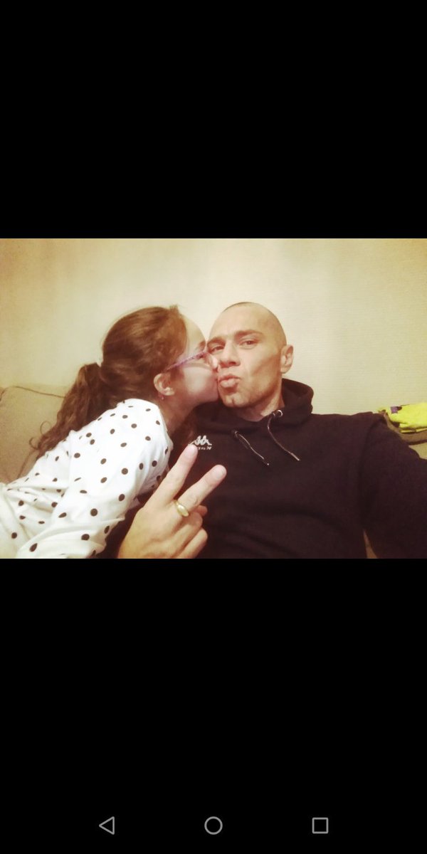 TocaTuga's tweet photo. O puro love 😍 princesa linda do papa😘 https://t.co/ROpeYLqIcG