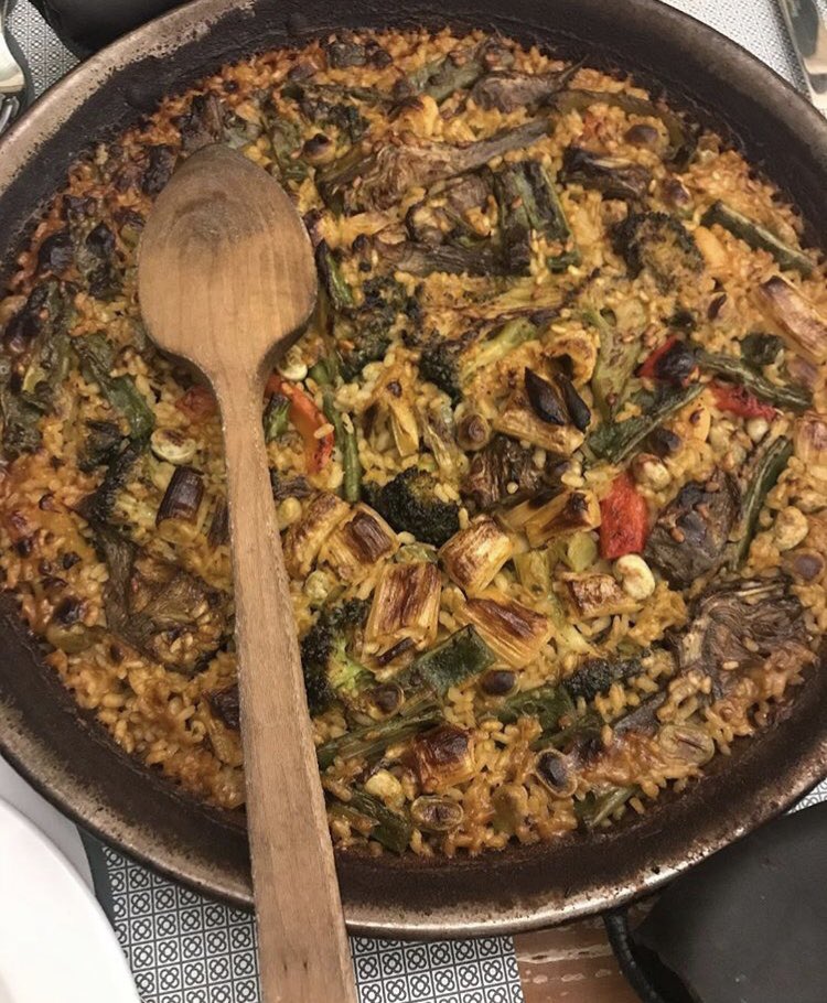 Vegan Paella (which is my favorire dish in the world)  (is this emoji a paella pan?)