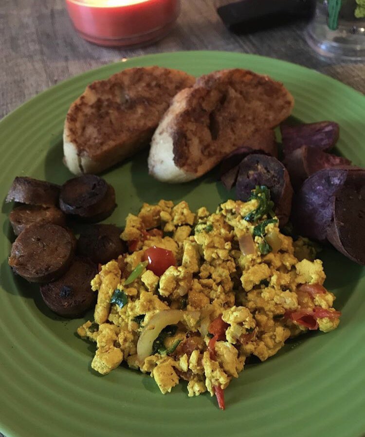 Breakfast: french toast, tofu scramble, vegan sausage, potatoes; poptarts; cinnamon rolls 