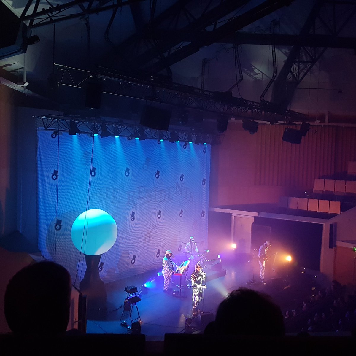 The Residents in <a href="/MuziekgebouwEHV/">Muziekgebouw Eindhoven</a>. Tof dat we zo'n brede programmering hebben! #lovemyjob #productiecoördinator