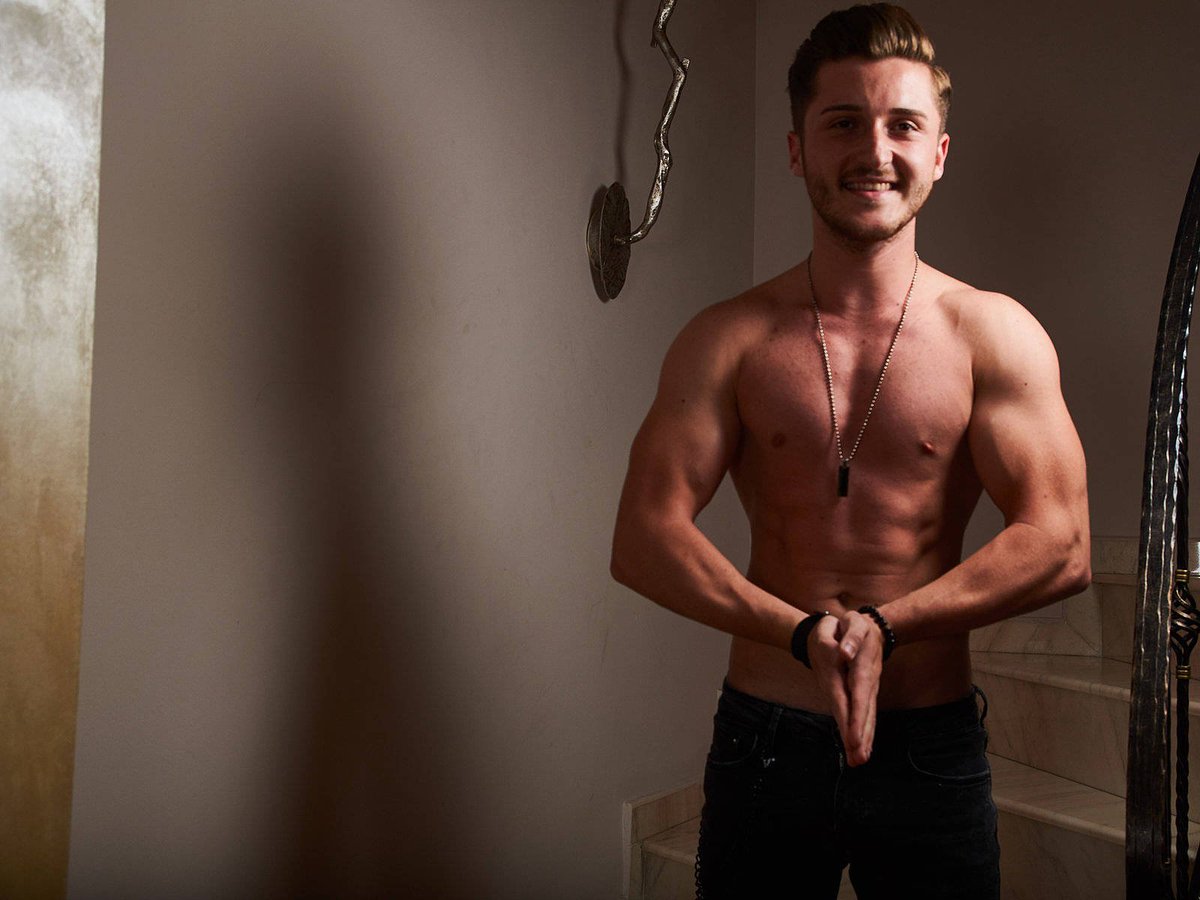 Flirt4Free Romania tweet media