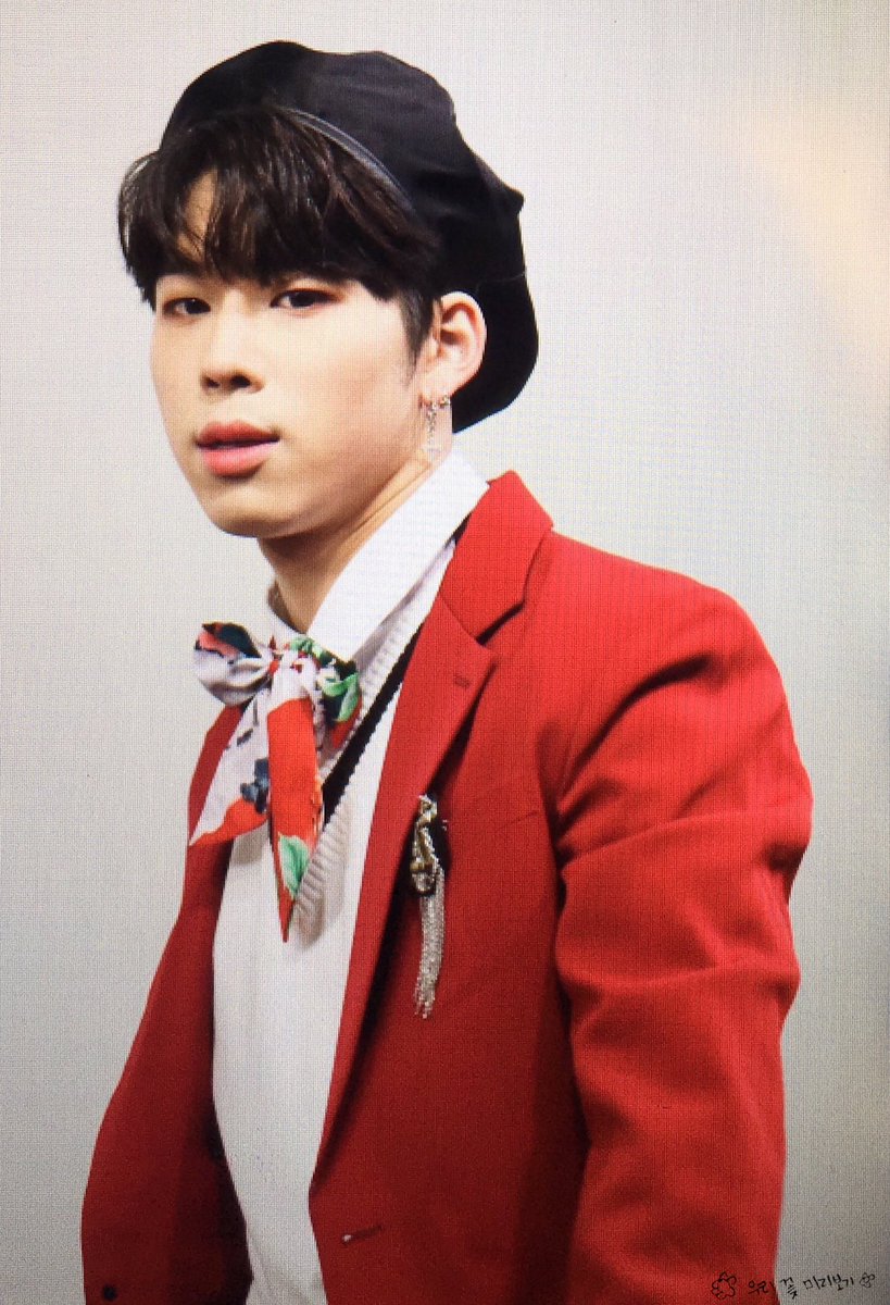 HagioverFlower's tweet photo. [프리뷰] 190128 오사카 #타겟 #TARGET #ターゲット #바운 #バウン @target7official @TARGET7_K

모자 진짜 이쁘게 썼다ㅠㅠ https://t.co/Z7z0HMDhye