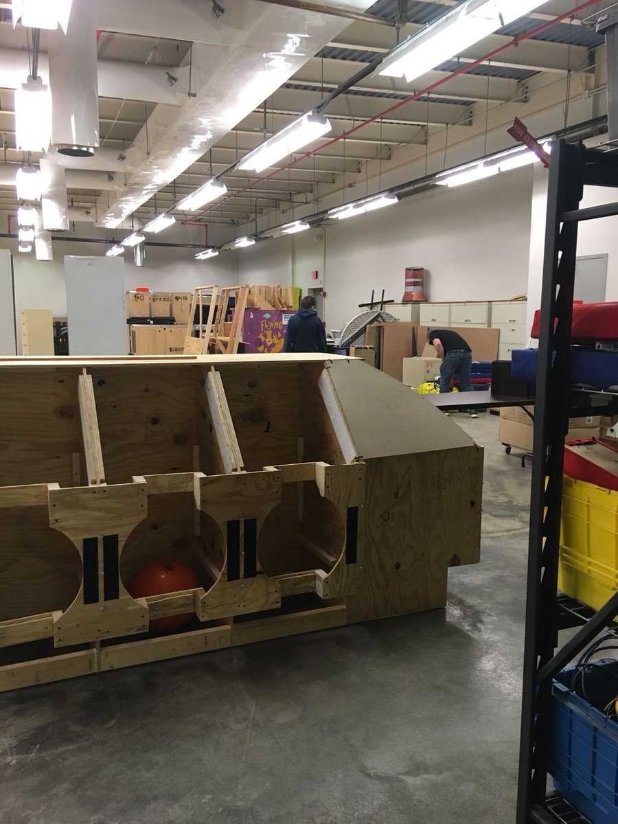 team2655's tweet photo. Build season week 4! #team2655 #2655 #frc #firstinspires #ncfirst #stem #omgrobots #robot #engineering #programming #outreach #firstlikeagirl https://t.co/4zGw9FE4x2