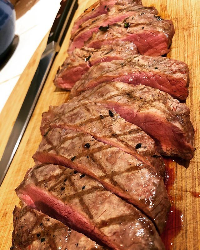CFcraftbutchery's tweet photo. #rarebeef is sometimes the best beef. #grillinandchillin in Hellhole with some Flat Iron Filet. 🔥🥩❤️.
.
.
.
.
.
.
.
.
.
.
.
.
.
#beef #rare #grillmarks #bloody #juicy #butcher #beefchuck #flatironfilet #flatironsteak #steak #beefsteak #agedbeef #gora… https://t.co/c6IfQw0VA9 https://t.co/E3wvA2RvDf