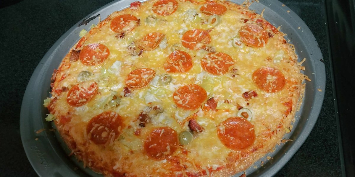 Sarah_K_Says's tweet photo. Mozzarella/egg crust Keto Pizza - crust raw and after baked with toppings YUMMY! 😋 definitely better than the cauliflower crust
#ketorecipes #ketopizza #ketopizzacrust #ketocheesepizzacrust https://t.co/noHrAN2HID