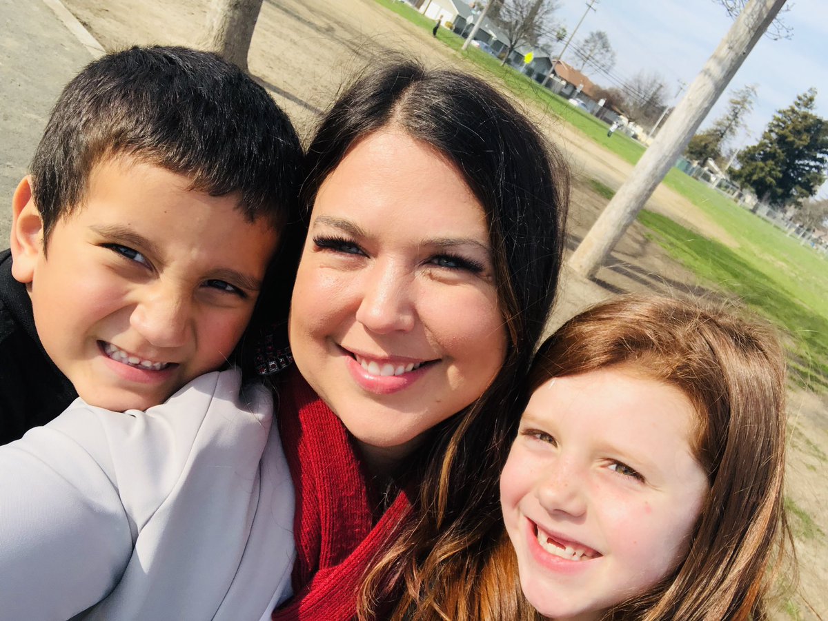 CF_EaglesNest's tweet photo. ❤️ our little 🦅’s!! #adminselfie #CfFamily https://t.co/NrPcTrGoRV