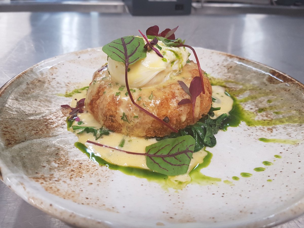 This fish pie is so fancy it could be a hat. Thats just a face.. Did it win though? @SkyByTheWater <a href="/edjames_/">ED JAMES he/him</a> <a href="/HeartBreakfast/">heartbreakfast</a> #Fancyfood #Fancyfish #Fancymychances #Birmingham #skybythewater #resortsworld <a href="/AaronDarn/">Aaron Daniels</a>