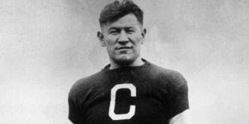 UOYouthMovement's tweet photo. FUN FACT GOING INTO SUPER BOWL SUNDAY:

Jim Thorpe, a descendant of Sac and Fox and Potawatomi Indian bloodlines, became the NFL’s first President in 1920. Thorpe also played 12 seasons of professional football and is a member of the Pro Football Hall of Fame.

#NativeSuccess https://t.co/n671KCARFl