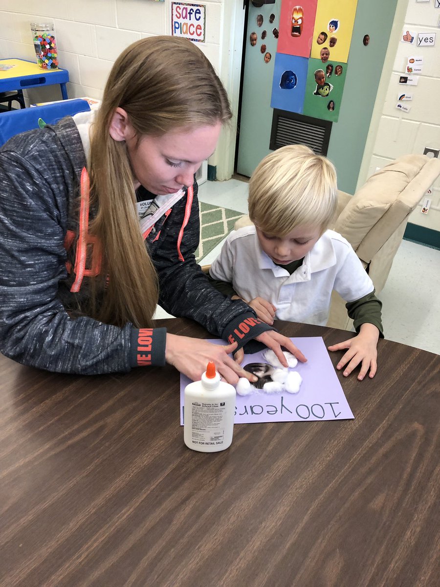 amsforjams's tweet photo. 100th day for PM PreK class! @CCrkvenac @JennHolmgreen #IRESthebest #vcsprek #100days #prek https://t.co/7CxGDlsQTS