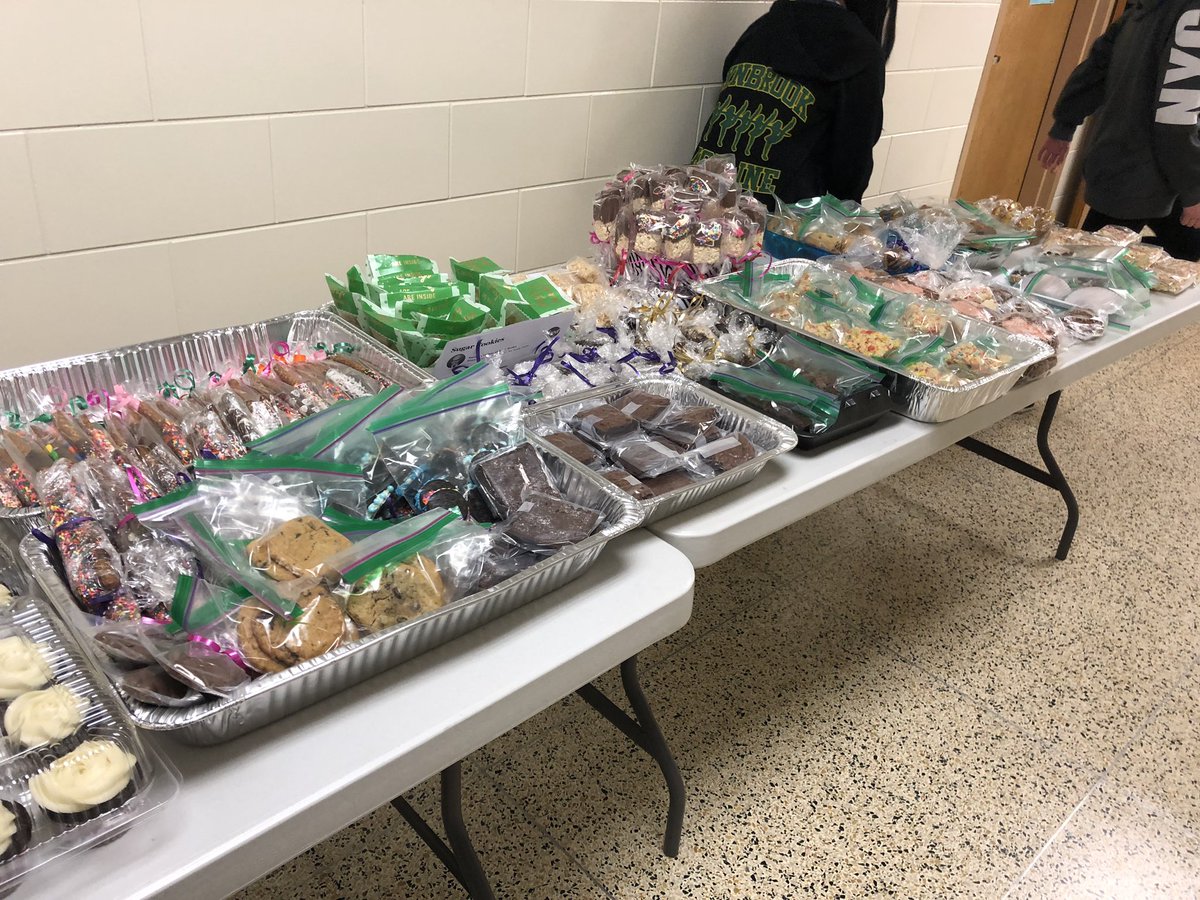 MrsWasielesky's tweet photo. #GiveaHoot for #Refugee #GRA fundraiser. #raising $$ for #childrefugees. Project stuffed animal! Another sale tomorrow! @AlanGratz @LynbrookSouthMS @neilmac12345 @MsMigliacci @MsPapa132 @sarahjanecrow34 https://t.co/W2Oa4BpkSb