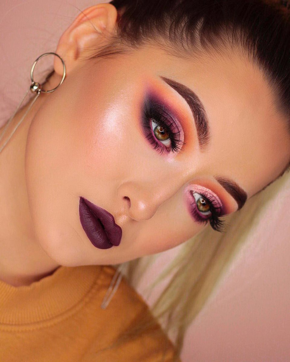 ABHcosmetics's tweet image. Beautiful 💕#BrowWiz in Chocolate, NORVINA Palette, and Gradient #BlushKit IG: @/paranatka

#ABHBrows #ABHxNorvina #AnastasiaBeverlyHills