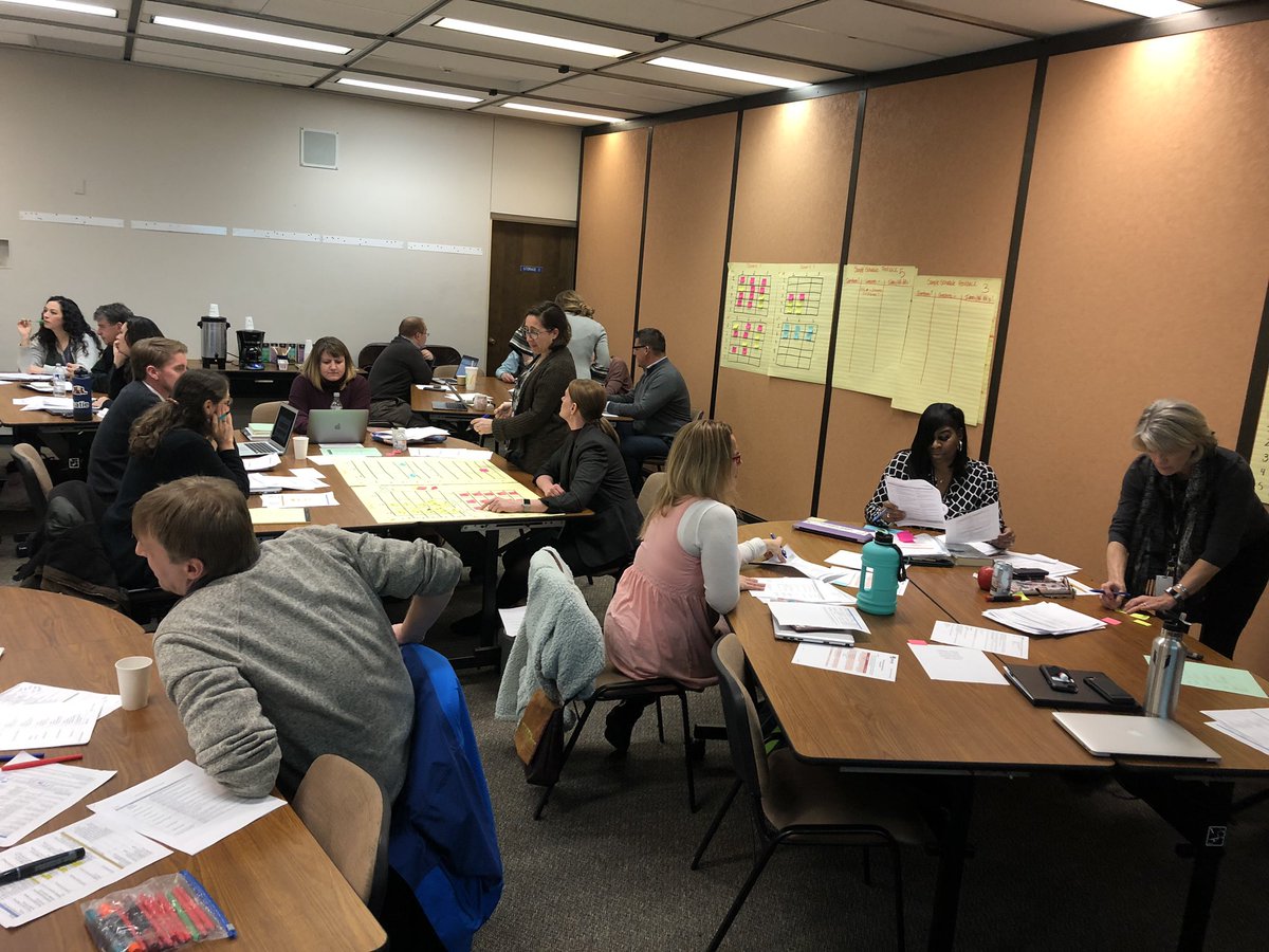 huntresslady25's tweet image. @SuptEnfield Trimester steering team grappling with student schedule scenarios! #HighlineProud #CreatingOptimalLearning
