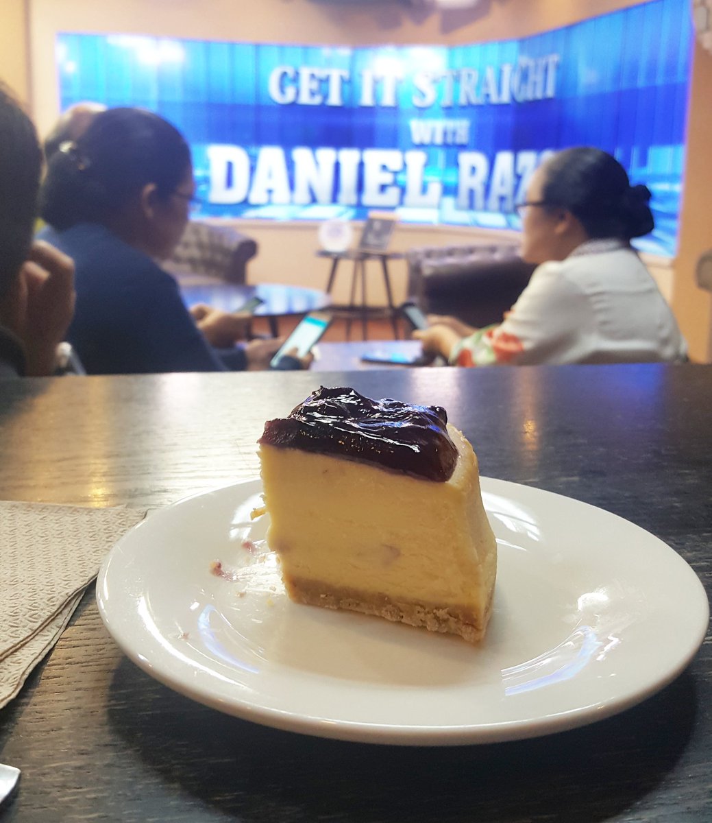 ___miMay's tweet image. 1st time makatikim ng Blueberry Cheesecake sa @daniels.ph haaaannng saaaarap