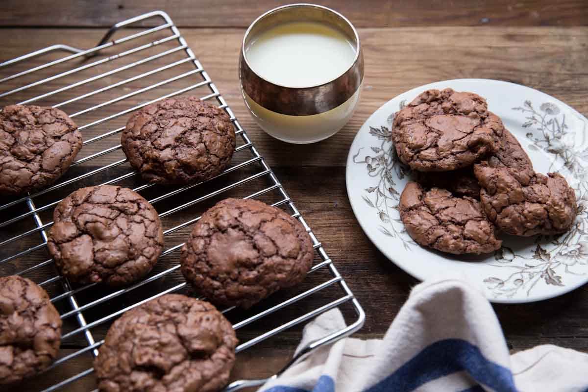 PurelyPinole's tweet photo. Love chocolate cookies as much as we do? Try our new recipe for pinole infused chocolate cherry cookies. Perfect on a cold winter's day...

👉Recipe link in bio ✨

#winter #staywarm #recipes #chocolatecookies #cherries #pinole
#wholefoods #plantbased  #glutenfree #instagood https://t.co/7VujkFNJXf