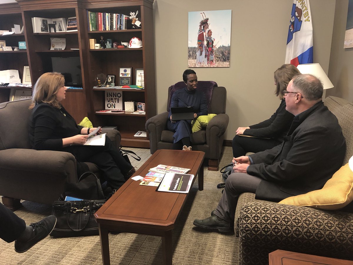 iamcelinacc's tweet image. Chatting TV, movies, and supporting Canadian content with @The_CMPA. 

DYK that the @RegionofDurham is a growing home to film and TV sets? Next time you’re watching It, The West Wing, or Shadowhunters, try to spot our community in the background.