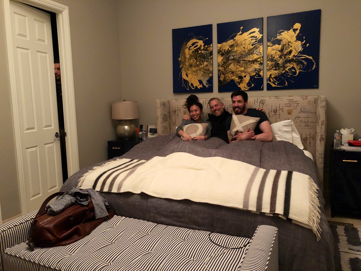 Drew Scott tweet media