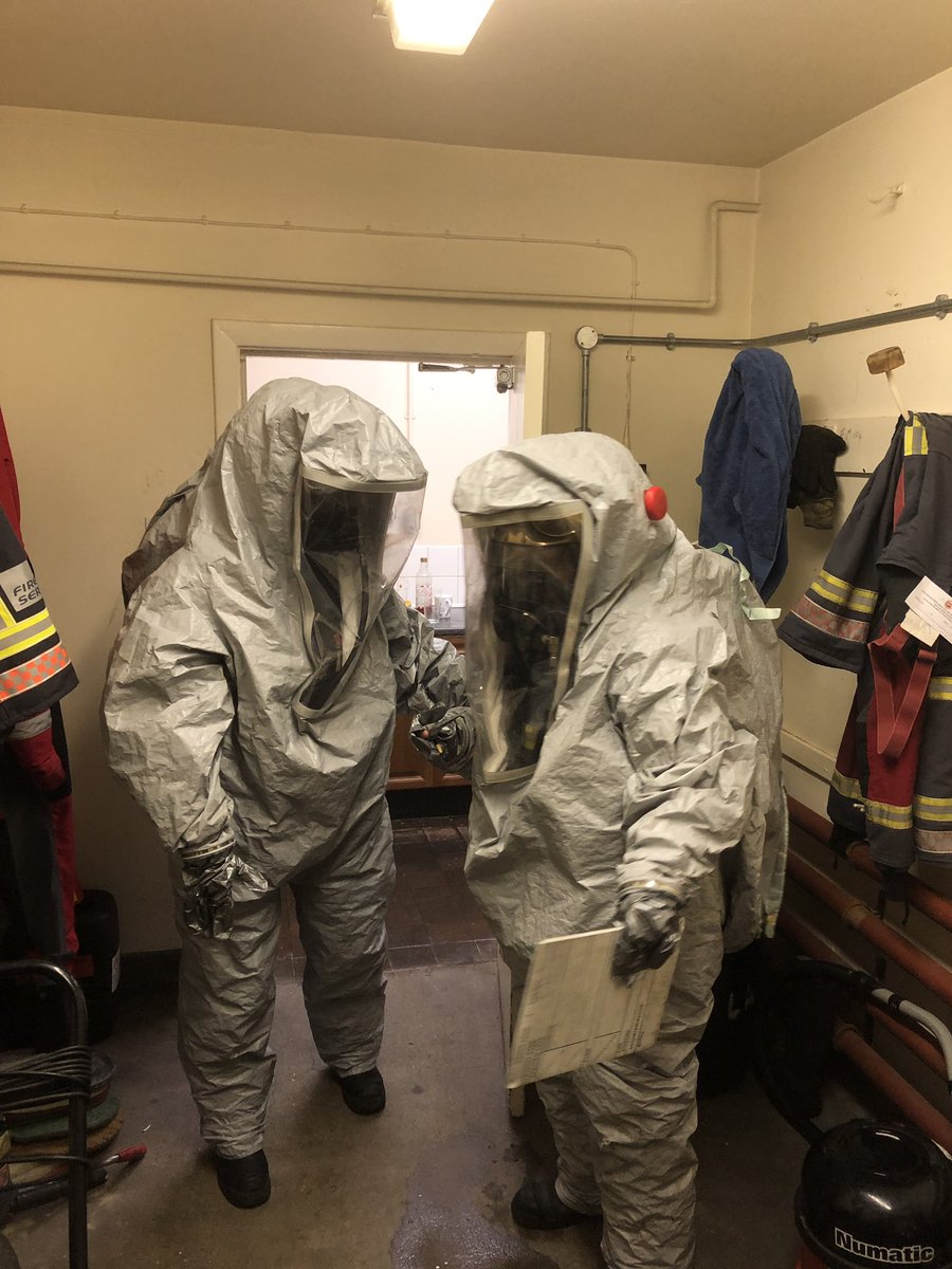 RipleyFireStat1's tweet photo. Tonight we refreshed our skills on hazardous material incidents by simulating a chemical spillage.
#NotJustFires #DerbyshireFRS #Hazmat #OnCallAwareness https://t.co/bCWmMDk5hk