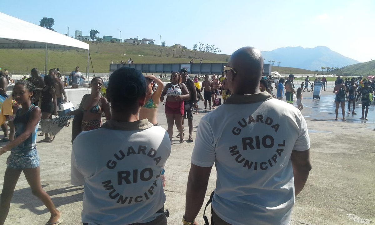 GMRio's tweet photo. O #ParqueRadical de #Deodoro recebe patrulhamento de guardas da 5ª Inspetoria da @GMRio. Até o final do verão, o lago artificial ficará aberto das 9h às 16h, de quarta a domingo. Conte sempre com a gente.
#SomosAGuarda https://t.co/HZJJJHe8Bk