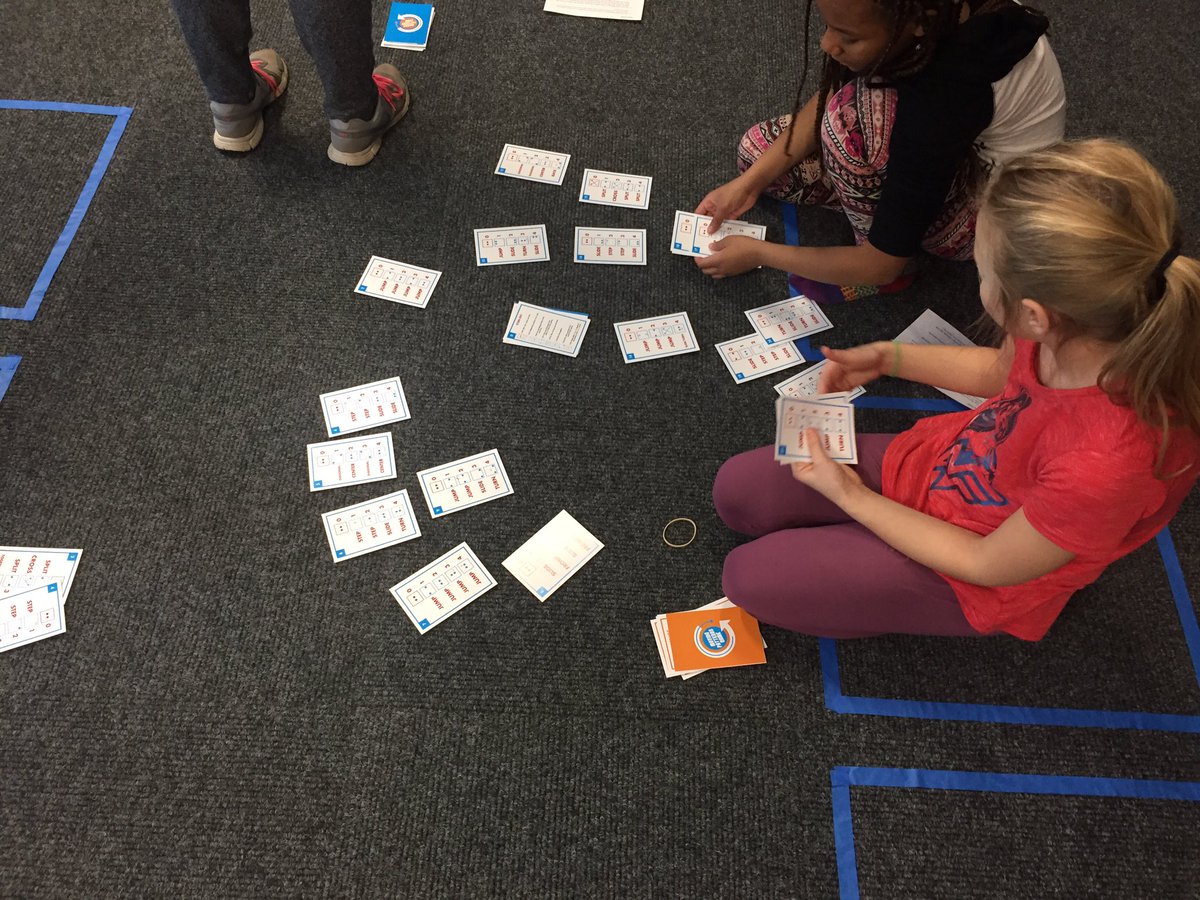 mathinyourfeet's tweet image. New kids today. New patterns too! #movingpatterns #game #dance #math