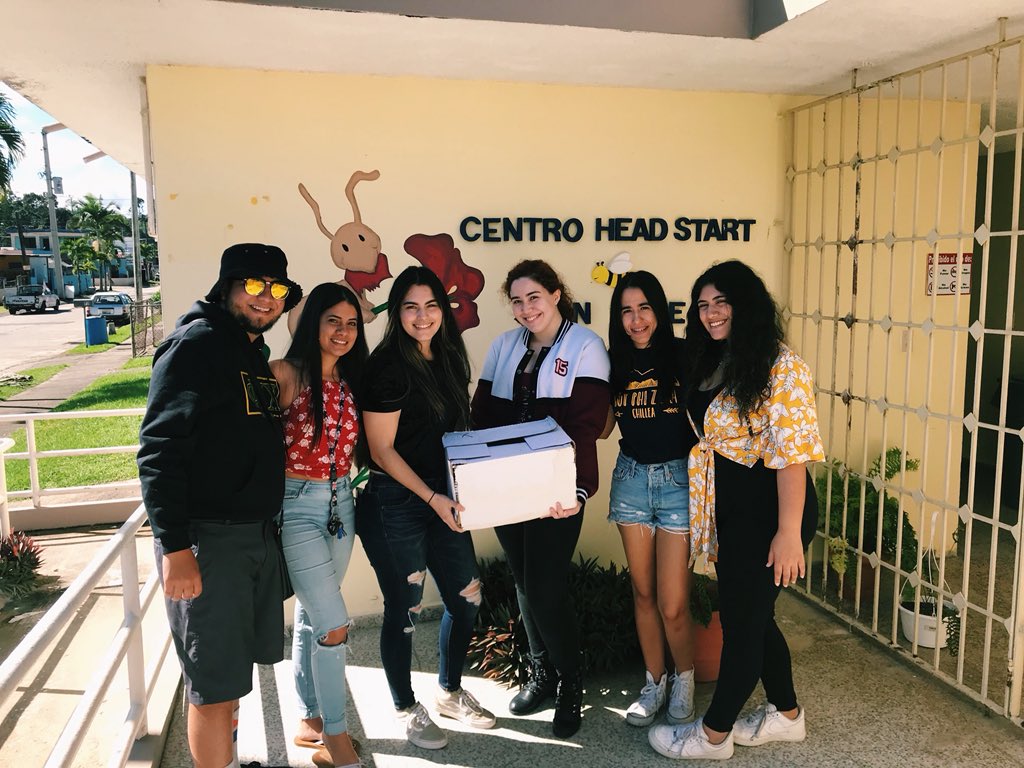 ZetaCap's tweet photo. ¡Primera Benéfica del año! Entrega de artículos escolares al Head Start  de San José con nuestros hermanos de la ΦΖΧ. 💚💛🖤 #ΦΖΧ #ΗΦΖ #PhiZetaFamily https://t.co/J27gSz86zJ
