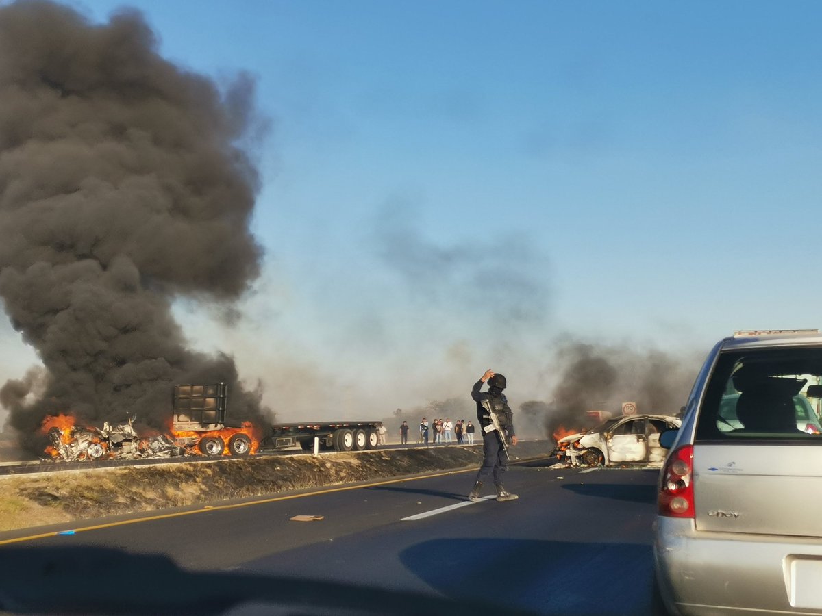 ssmedis's tweet photo. #MexicoMagico En la autopista Salamanca - Celaya https://t.co/ftqsdEHAF1