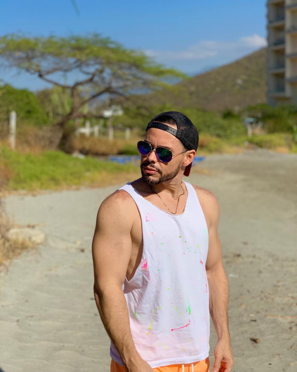 JOSEMANUELTM_'s tweet photo. La vida debería ser así como este solaso ☀️ amarilla... Amar y ya.
#beachlovers #santamarta #oldmemories #playas #samarianlandscape #bodygoals #bodybeach #relaxationtime https://t.co/r2y3Uq3grH