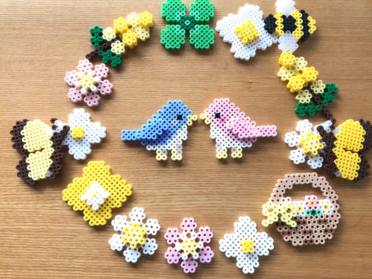 Hiromama A Twitter 大人も楽しめるアイロンビーズで作った春のリース アイロンビーズ リース