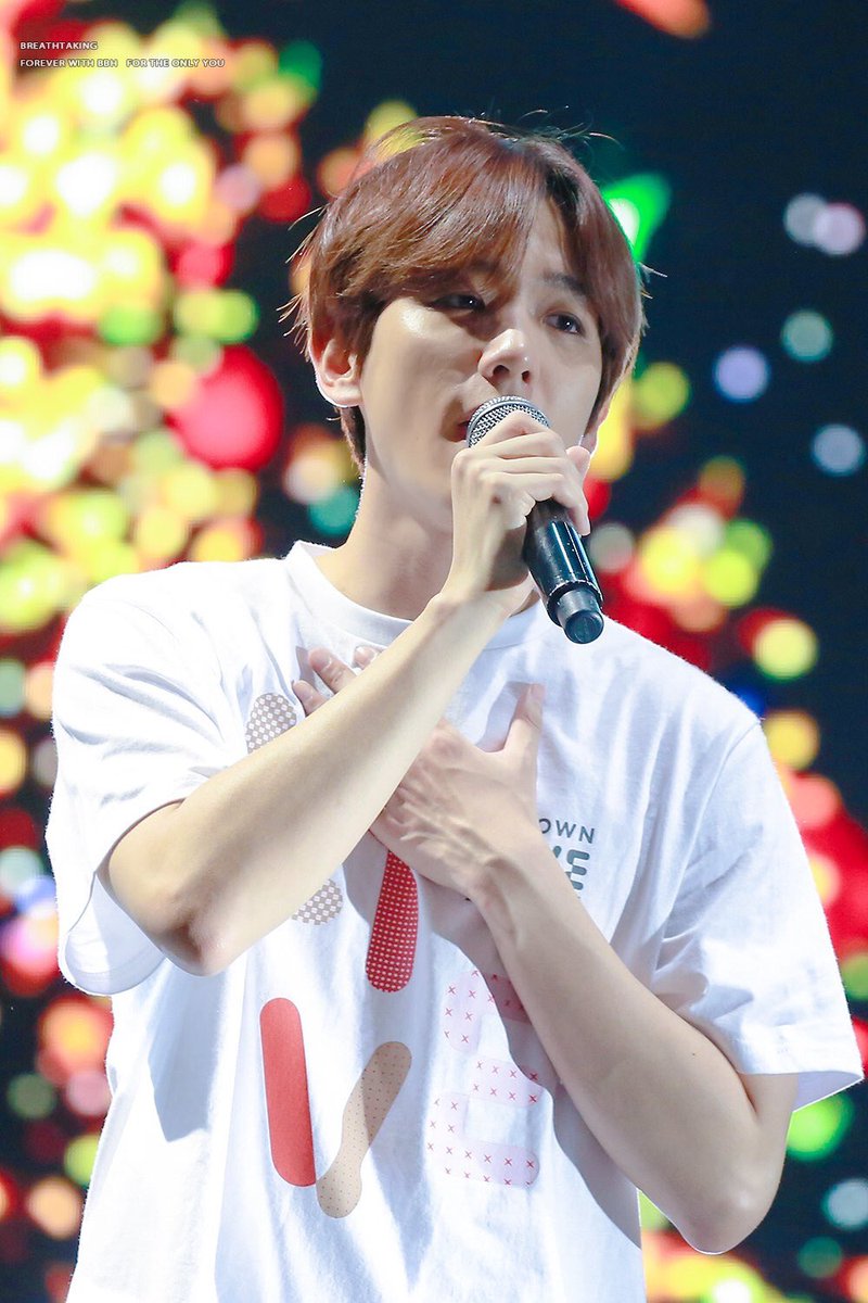 blueharo21's tweet photo. ฉันเรียกเขาว่าความรัก #7yearswithBAEKHYUN https://t.co/10sFGUwQii