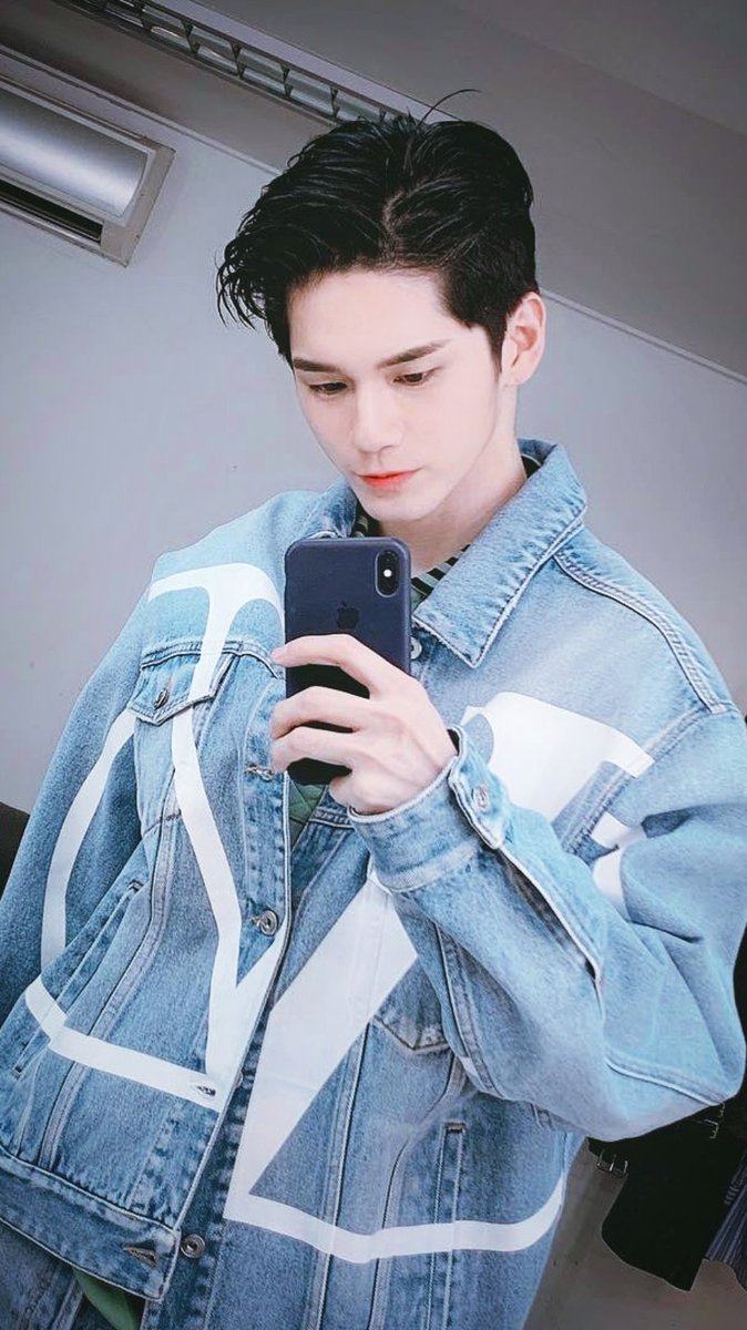 strawberryong_'s tweet photo. #옹성우 성우야 😭😭사랑해 ㅠㅠ https://t.co/HtEFJdnUCD