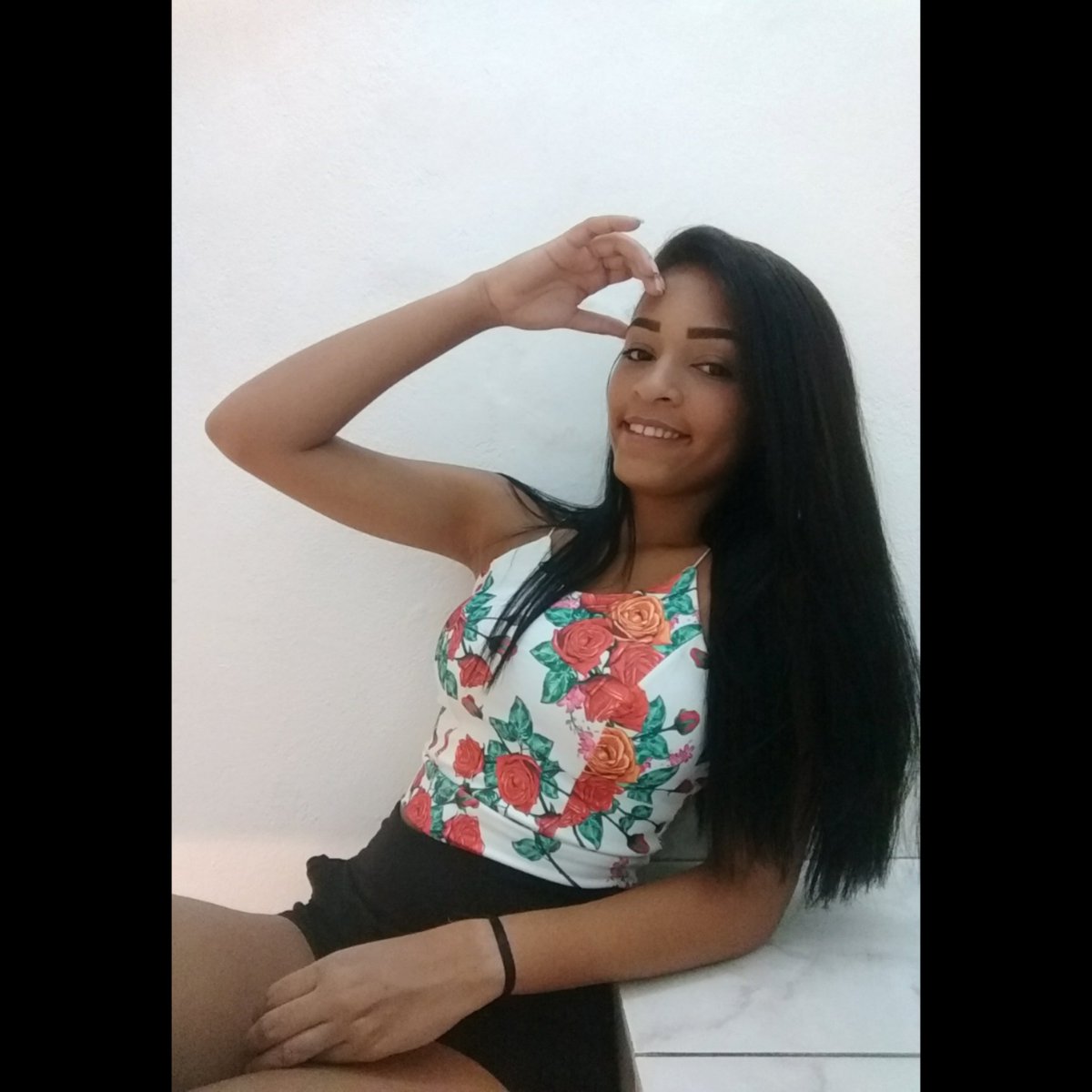 Criszinha (@frontinnely) on Twitter photo 