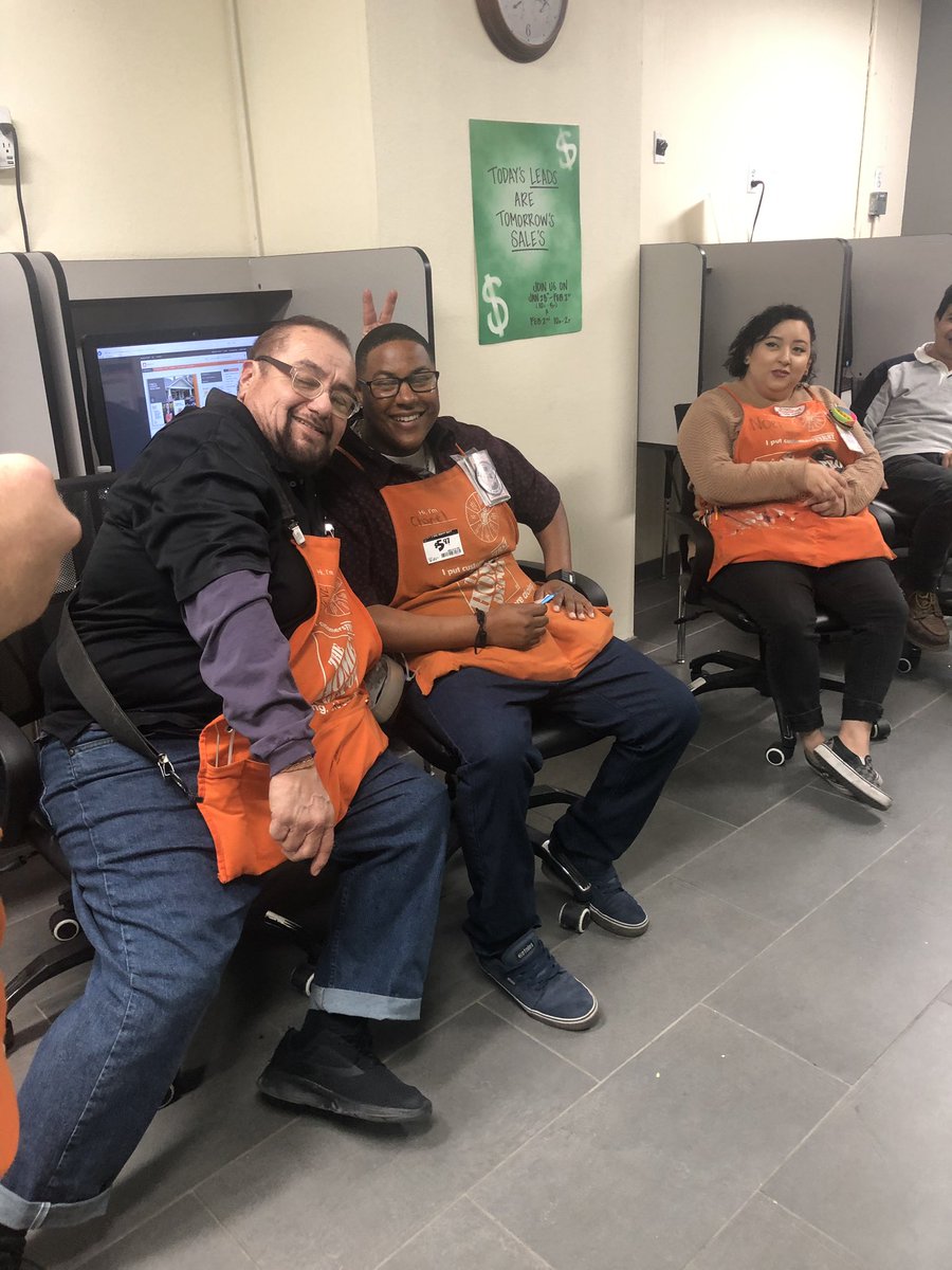 Dale DS giving Pk on HDE @ServicesD223_74 <a href="/OrmondLsormond/">Lorenzo Ormond</a> <a href="/lupe/">Lupe</a> <a href="/kim_ramirez29/">Kim</a> <a href="/THDCerritos/">Irma Gonzalez</a>