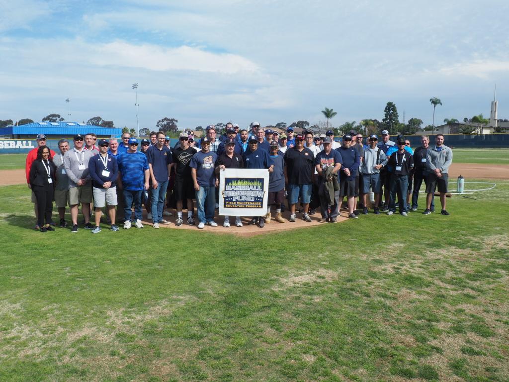 ToroGrounds's tweet photo. Local groundskeepers, together with @MLB sports turf managers and @BTFToday help support Madison High School in San Diego. Proud to support and donate a new Sand Pro to help with the school's field maintenance. #ToroGives https://t.co/h5h8M6usAH