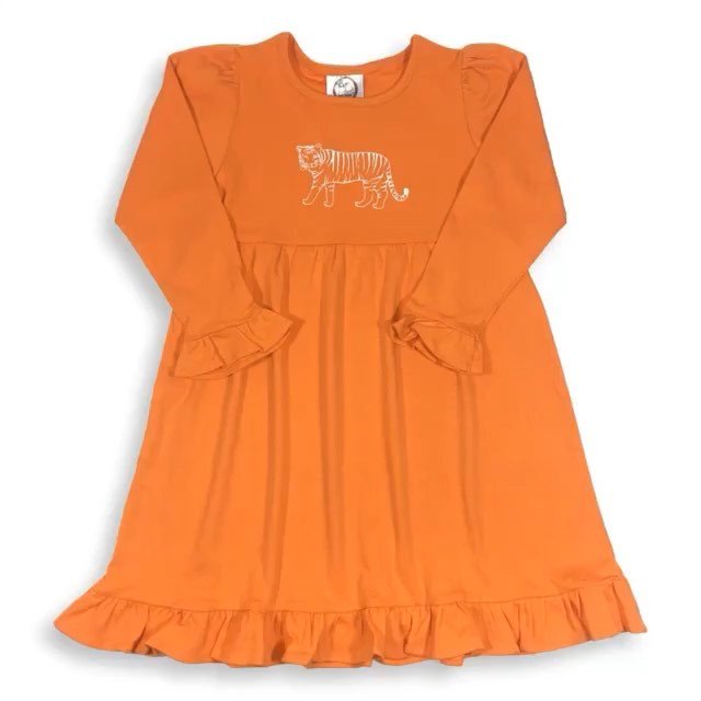 HoneyBeeTees's tweet image. Use code: WINTER2019 to enjoy 25% off all long sleeve including sweatshirts😍 #honeybeetees #valentines #spring #loveyou #winter2019 #childrensboutique #childrensclothing