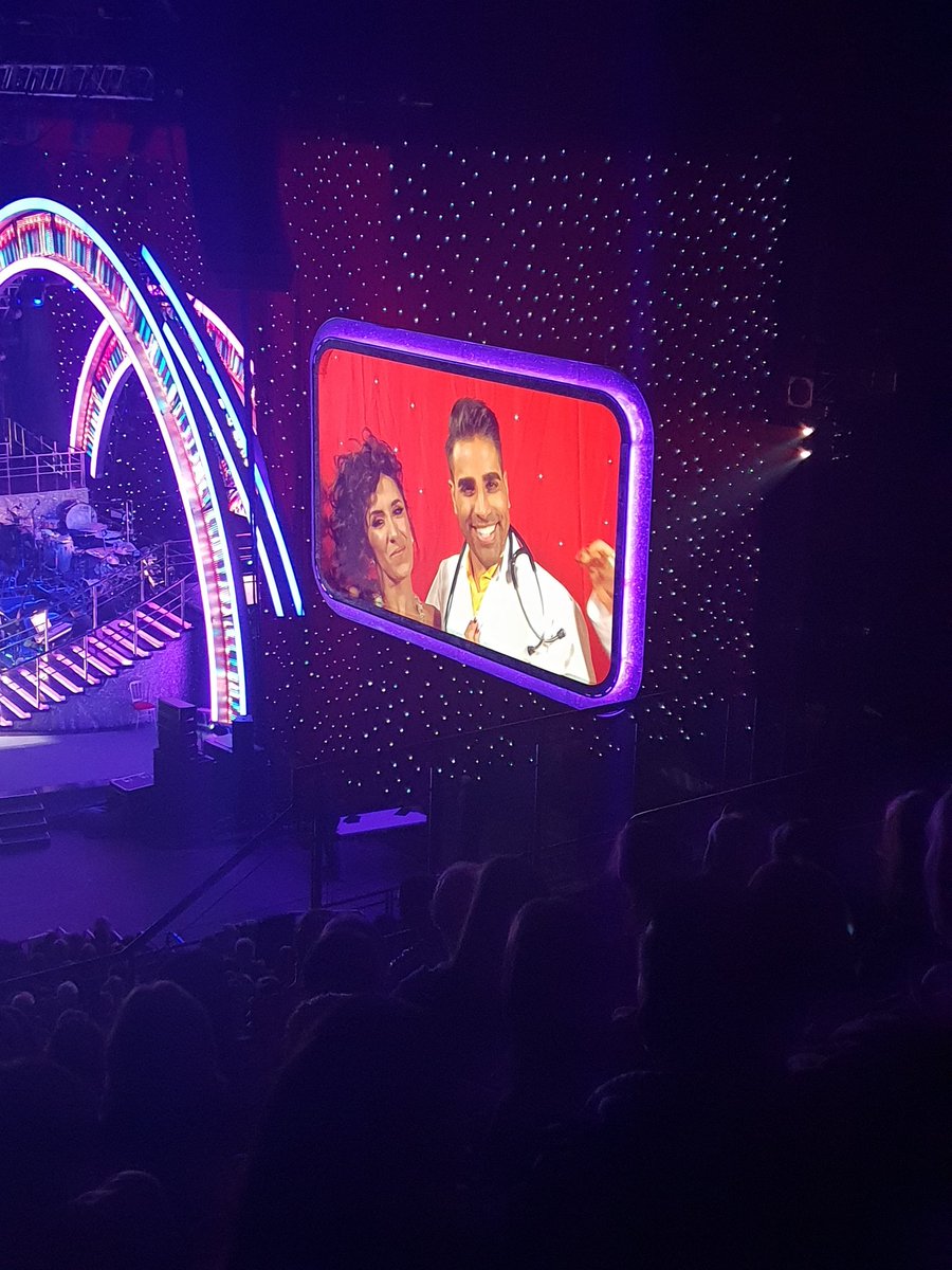 claude63's tweet image. Absolutely loved screaming like a 12yr old for @DrRanj and @JManrara to turn and wave at me! #strictlylive #liverpool #mywinners