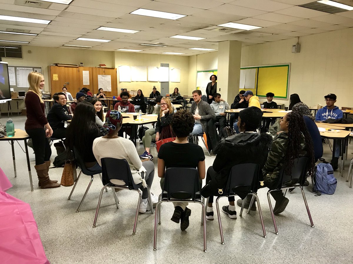 Dylan_YAS_LIC's tweet photo. Thank you to our fabulous student panel of LGR SAT Prep Alumni who stayed after school today to speak at our inaugural Coach Orientation @ #LICHS ! @Zone126Queens @LGRforCollege https://t.co/I6eihdRPIj