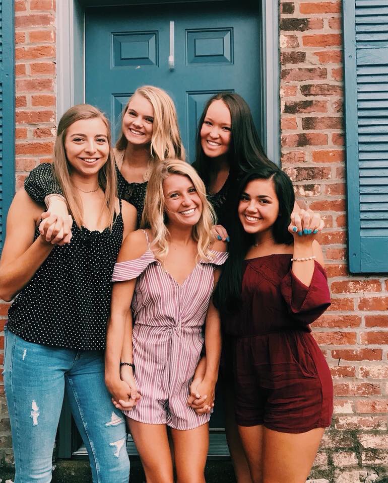 sarahbrowning_'s tweet photo. happy birthday sweet girl @morgaankingg !!! love &amp; miss you, come visit me soon!! 🌟🌟 https://t.co/cOvei0ctRI