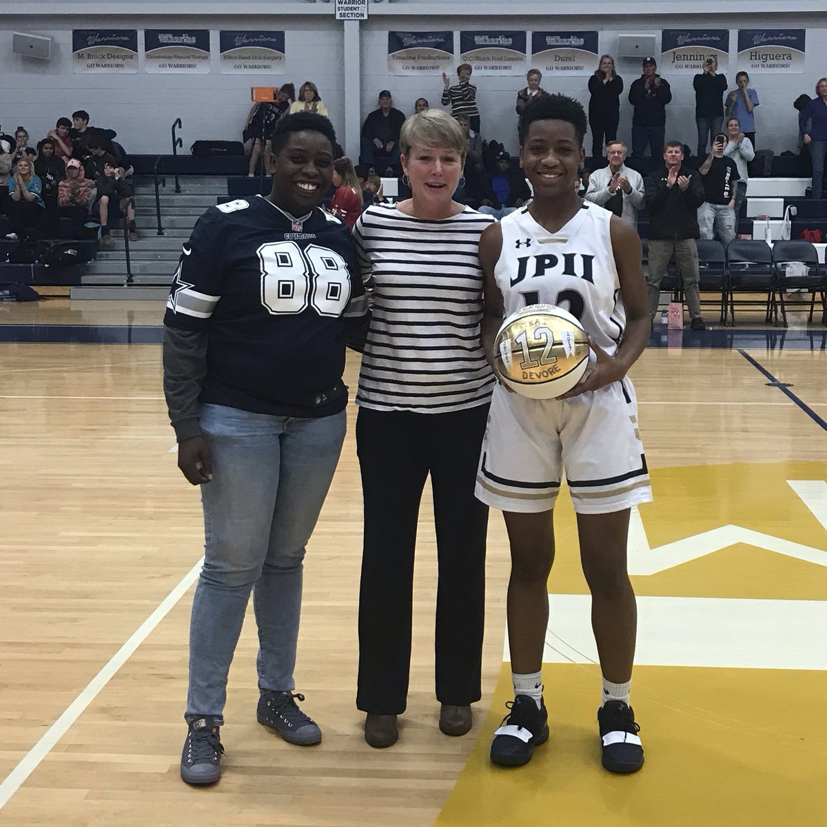 JP2_athletics's tweet photo. Congrats to Junior Tkai DeVore who tonight broke 1,000 points in her career! She is the first female in in JPII history to reach the milestone! 🏀💛💙🛡 @LowcoSports @JasperSunTimes https://t.co/A70NYgMwF1