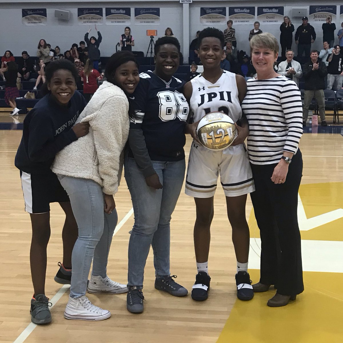 JP2_athletics's tweet photo. Congrats to Junior Tkai DeVore who tonight broke 1,000 points in her career! She is the first female in in JPII history to reach the milestone! 🏀💛💙🛡 @LowcoSports @JasperSunTimes https://t.co/A70NYgMwF1