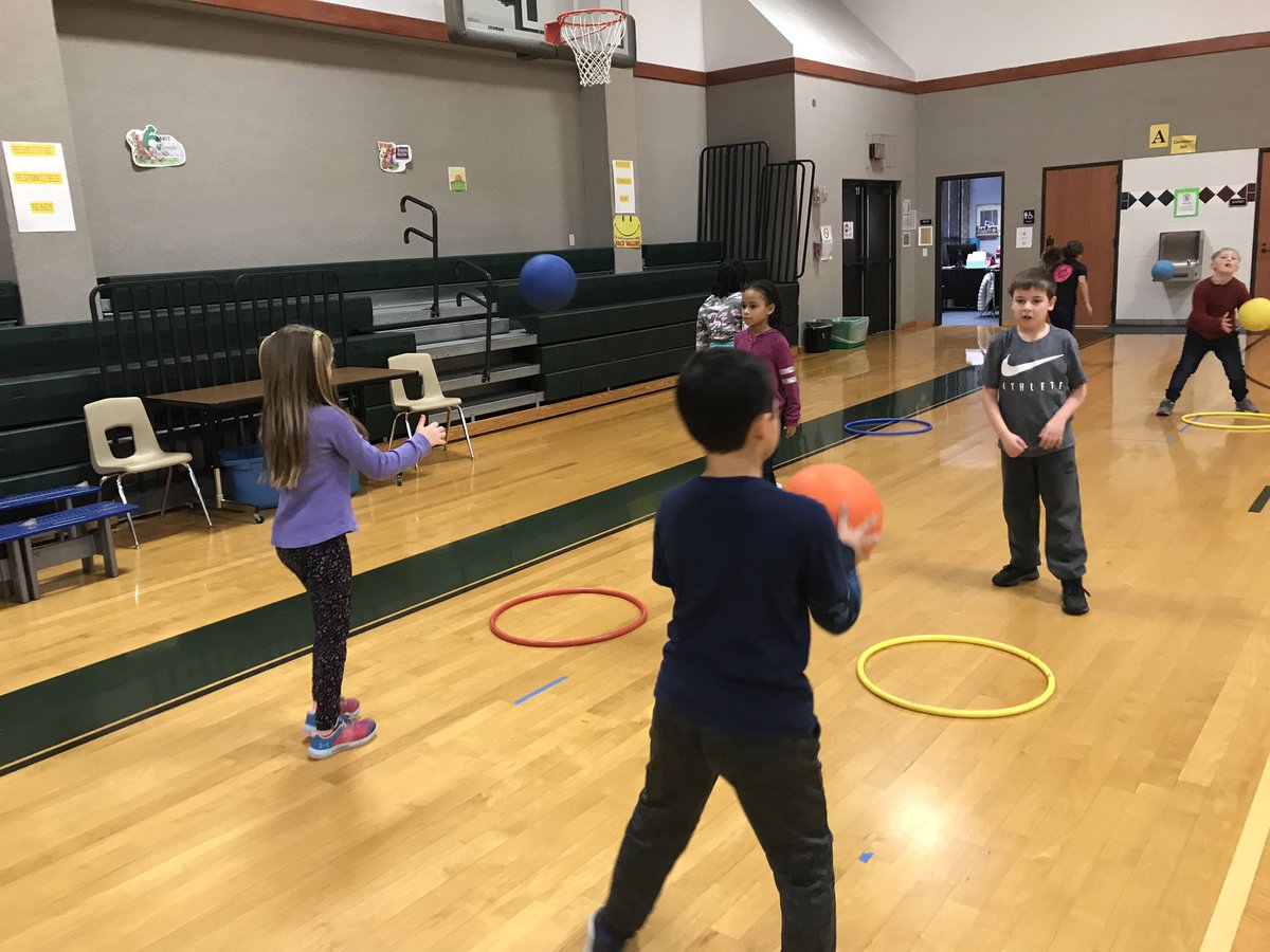 GreenPE21's tweet photo. Stations in 2nd grade https://t.co/8p0RYK7dU6