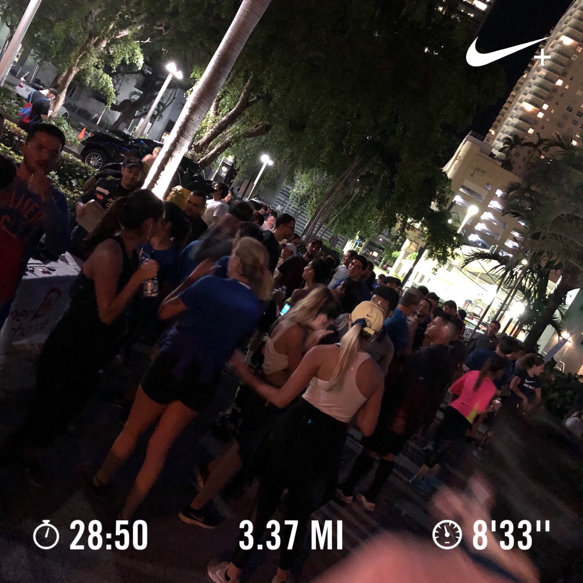 kingsummerbody's tweet photo. β¦@frankieruizβ© #nikerun #sweat #thisreallyaparty #runparty #summerbody #sb2k19 https://t.co/YXQRrcy6Aw
