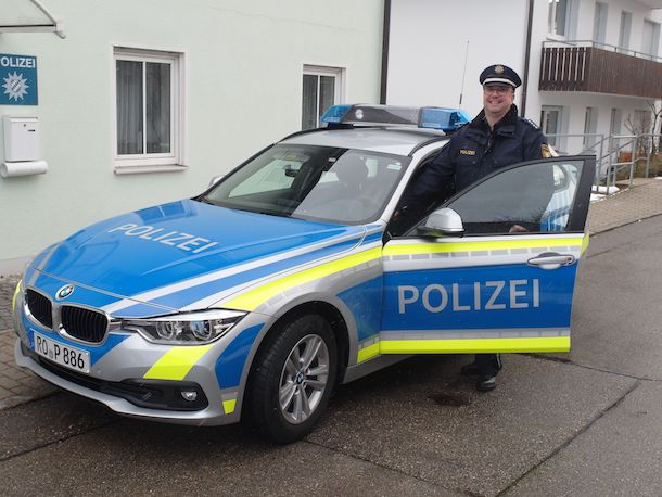 Haager_Stimme's tweet photo. "Auch in Haag fährt man jetzt in Blau" - mehr dazu: https://t.co/FtDzCUYQz3 https://t.co/wekCs3l3Yd