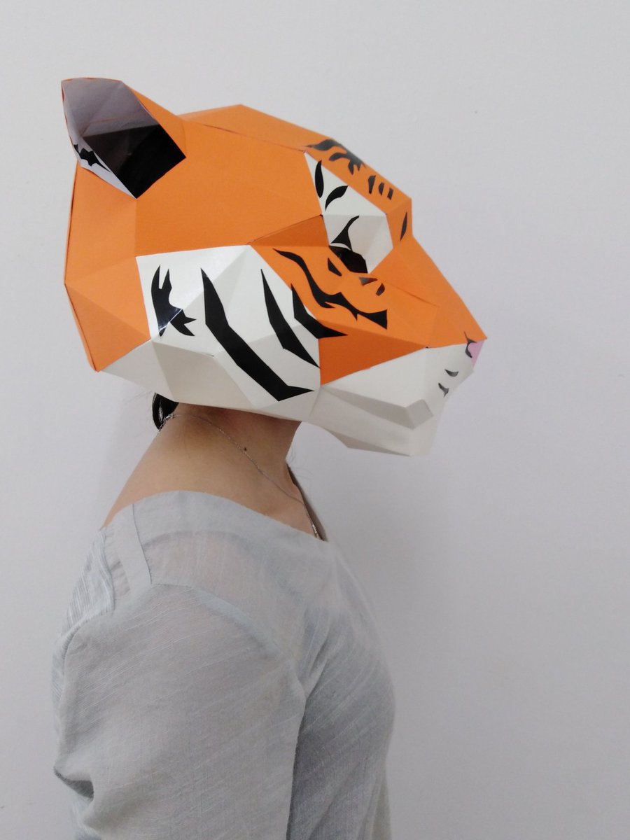 ShapesPaper's tweet photo. Tigre mask #tiger #papercraft #geometric #geometry #diseño #picoftheday #máscara #mask #Papershapes #etsy https://t.co/tjt18z83or