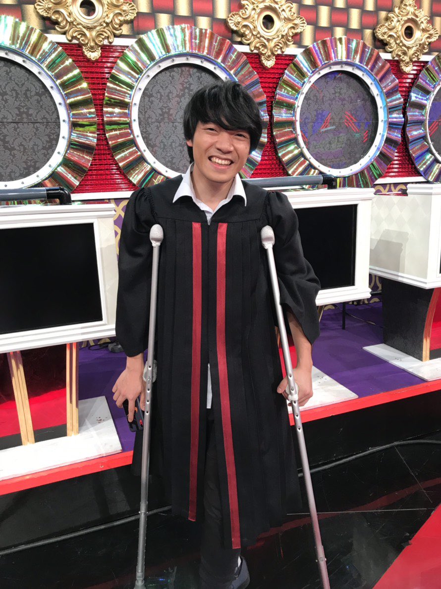 伊沢拓司 Auf Twitter 本日19時より 東大王 です 一時間放送ですが 冒頭の僕はこんな感じです ご迷惑おかけしてすみません 他の3人が僕の分も猛ダッシュしているので乞うご期待 ぜひご覧ください オセロがヤバく面白いはず T Co Ogp0tttna3 Twitter
