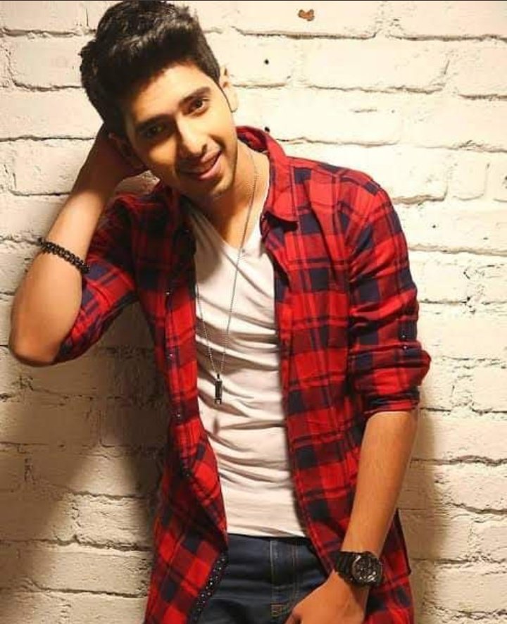aaksyyy's tweet photo. Uff..my prince,,armuu,,my Jigar ka tukdaa,,my chaand,,my nazuk sa phool.. I love u..your cute smile😍😍..Ur cute pink lips,,Ur beautiful eyelashes,,nd Ur charmness Ofcourse your voice..proved to be a Huge CRUSH on u..#nasee kha.mene jeena jeena ..tere Bina humdm😘😘😘 https://t.co/rqTlUgex1W